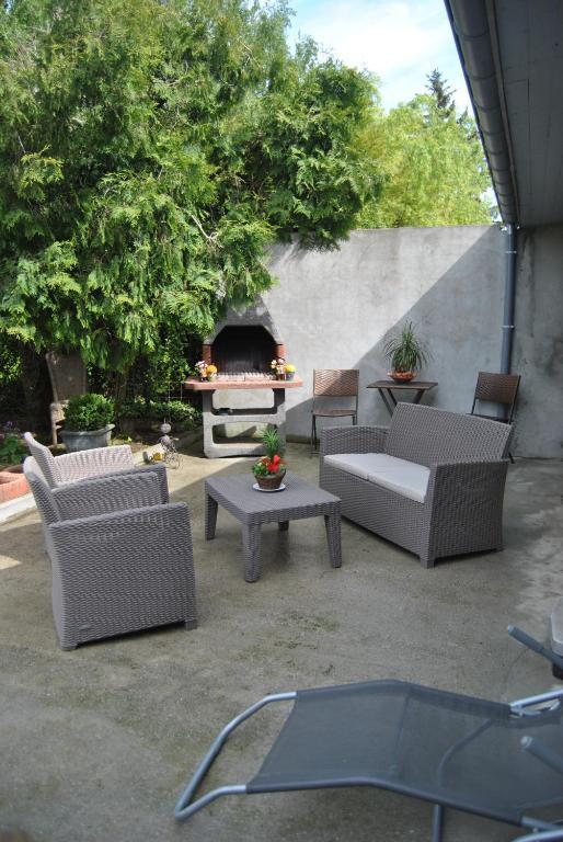 B&B La Place Verte Surice Bagian luar foto